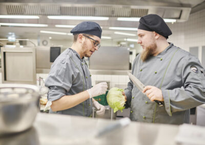 Dussmann situatives Shooting in der Großküche, Kantine, Unternehmensfotografie, Firmenfotografie - Veganuary