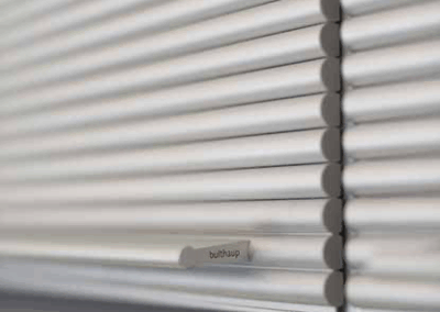 Referenzfoto - Shooting bulthaup - Küchenoberfläche, Oberschranktür mit Logo