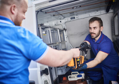 Energiewerkstatt ist ein mittelständisches, inhabergeführtes Unternehmen mit innovativen Produkten für die dezentrale Energieversorgung nach dem Prinzip der Kraft-Wärme-Kopplung. Die gleichzeitige Erzeugung von Wärme und Strom in einer kompakten, bediener- und wartungsfreundlichen Einheit sind unser Anspruch und Leitfaden. Dies setzen wir seit 1987 um und sind somit einer der ersten Anbieter dieser ressourcen- und klimaschonenden Technologie in Deutschland. Blockheizkraftwerke von Energiewerkstatt markieren seit Jahren den aktuellen technischen Stand und bewähren sich tagtäglich in kommunalen Einrichtungen, Hotels, Krankenhäuser, Seniorenheimen – überall dort, wo Wärme und Strom benötigt und wirtschaftlich erzeugt werden muss.